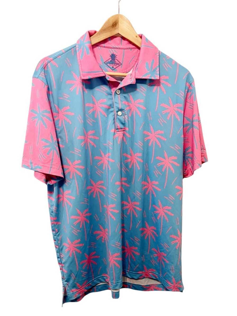Chubbies Men’s The Electric Slide Blue and Pink Performance Golf Polo Medium